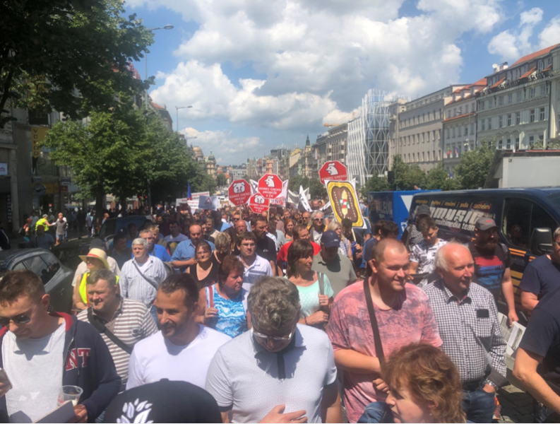 Protestní shromáždění zemědělců a odborářů v Praze. (8. června 2022)