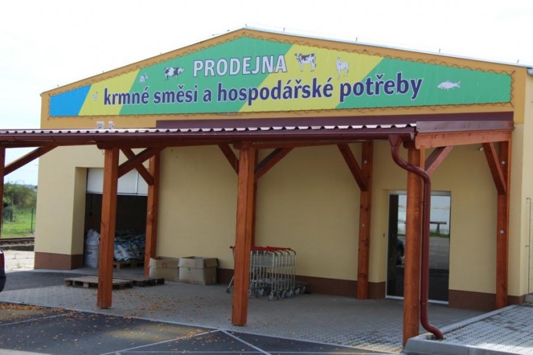 Prodejna krmiv a hospodářských potřeb v Dyníně Prodejna krmiv a hospodářských potřeb v Dyníně